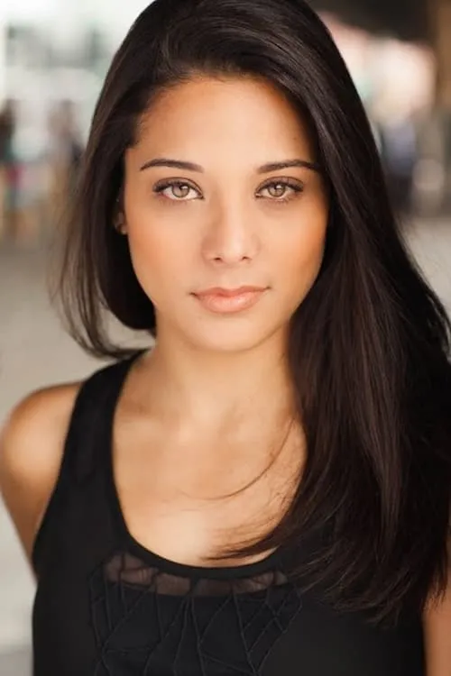 Sasha Dominy interpretando a Amber