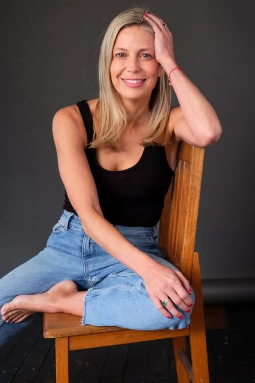 Rachael Coopes interpretando a Casey Appleby