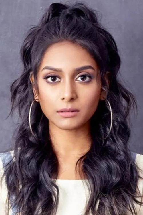 Rachana Parulkar — personaje: Kalpana Raghav Singhania "Kalpi"