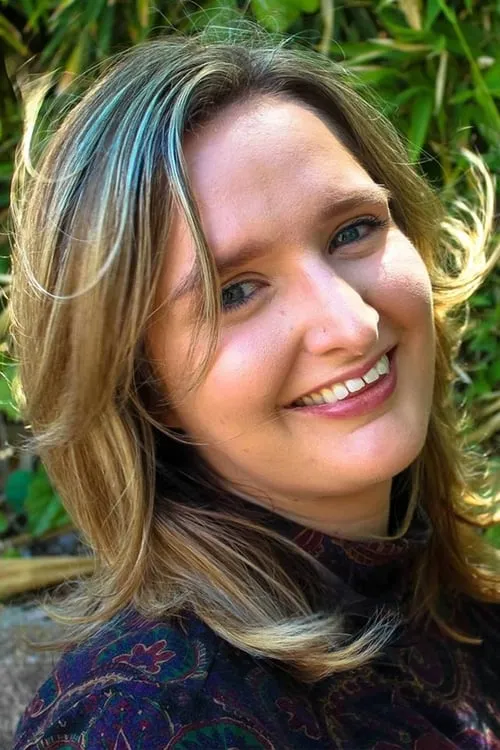 Rachel Atterson interpretando a Gretchen Matthews