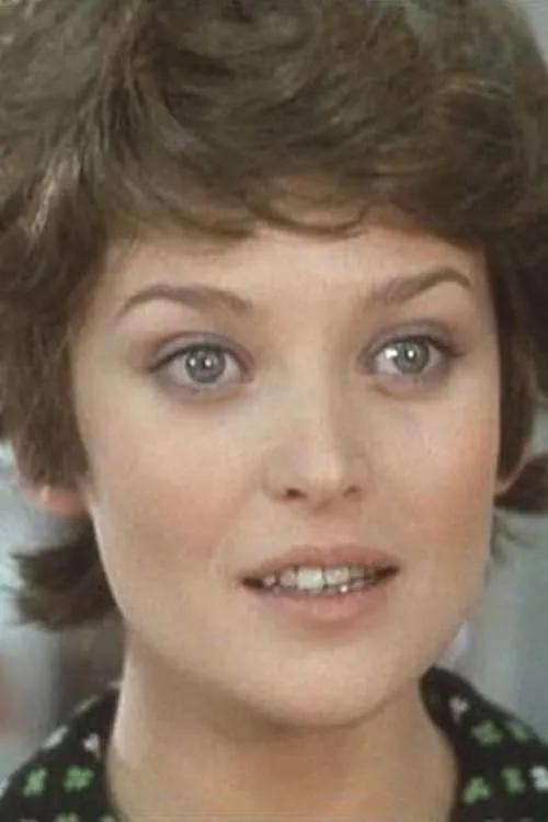 Rachel Cathoud interpretando a Laurence