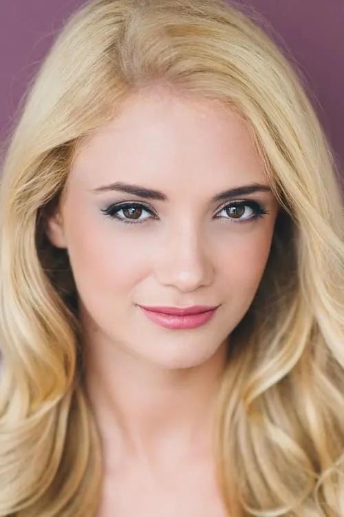 Rachel Delduca interpretando a Tanya