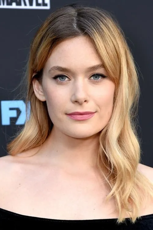 Rachel Keller interpretando a Sonya