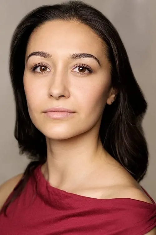 Lewis MacDougall ha trabajado con Radina Drandova en 1 ocasiones