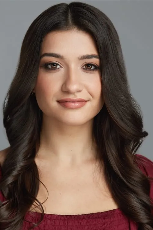 Rae DeRosa interpretando a