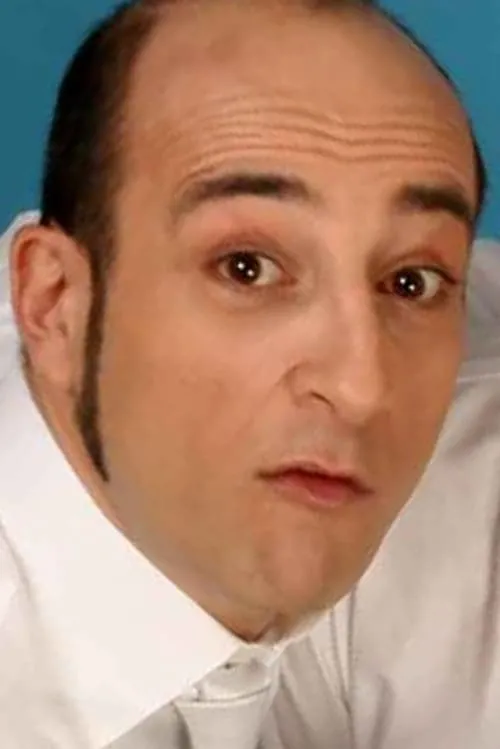 Raffaele Ferrante interpretando a poliziotto