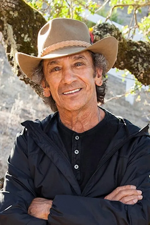 Ralph Molina interpretando a Himself