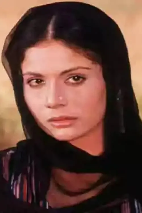 Rama Vij interpretando a Ranjyot's mom