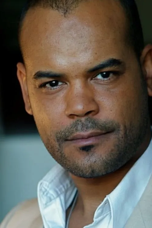 Earl Baker Jr. ha trabajado con Ramon Fernandez en 2 ocasiones