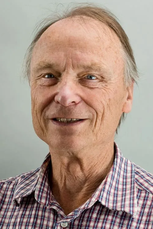 Randolf Menzel interpretando a Self