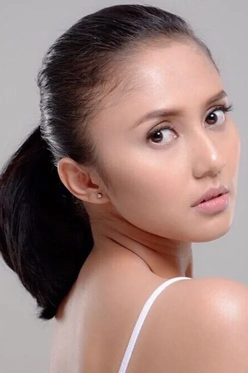 Rara Nawangsih en su biografía y filmografía