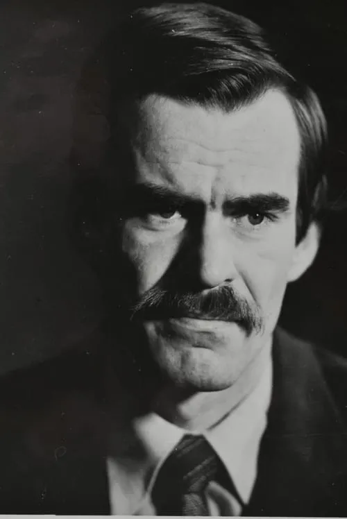 Raul Tammet interpretando a Young Ants