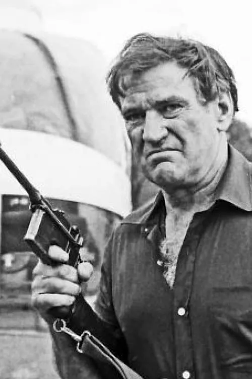 Bryan Brown ha trabajado con Ray Marshall en 4 ocasiones