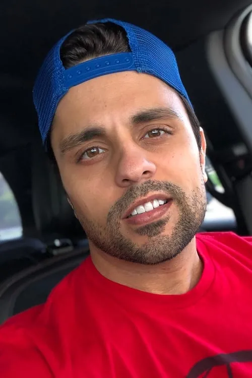 Ray William Johnson — personaje: Booze Player