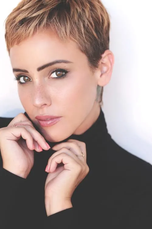 Raychel Diane Weiner interpretando a Maria