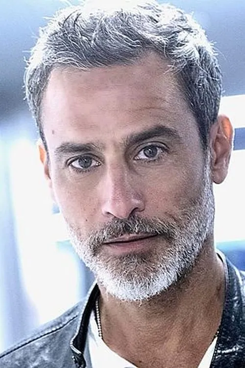 Raz Degan interpretando a Alberto da Giussano