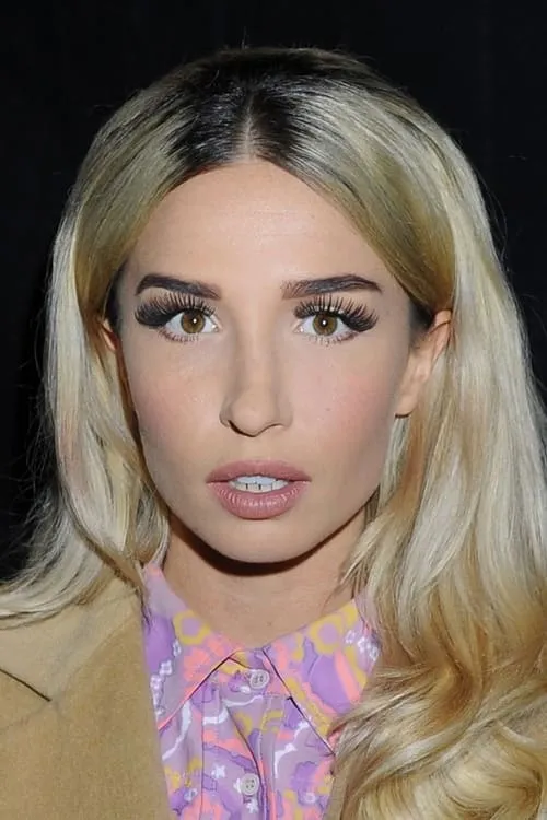 Rebecca Scheja interpretando a 