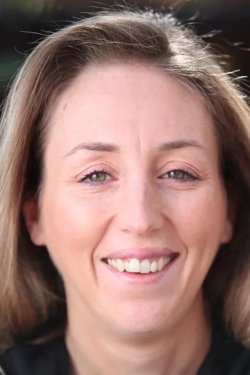 Rebecca Smart interpretando a Lizzie