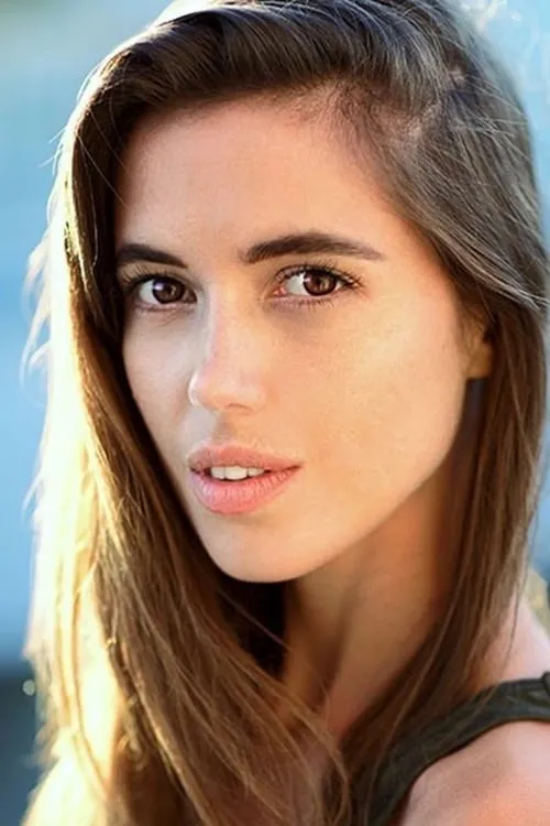 Rebecca Summers interpretando a Meigan De Foresi (as Rebecca Pitkin)