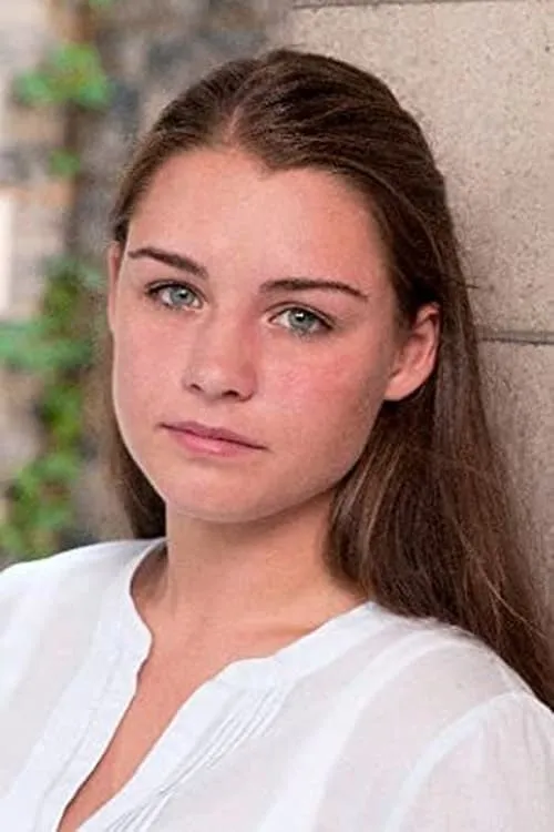 Rebecca Williams interpretando a Nurse at Park Bench