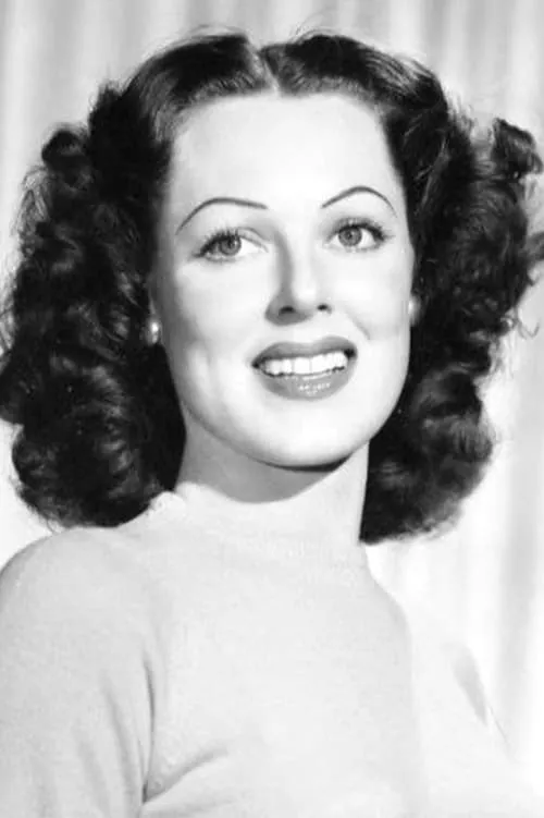 Rebel Randall interpretando a Gail Chase