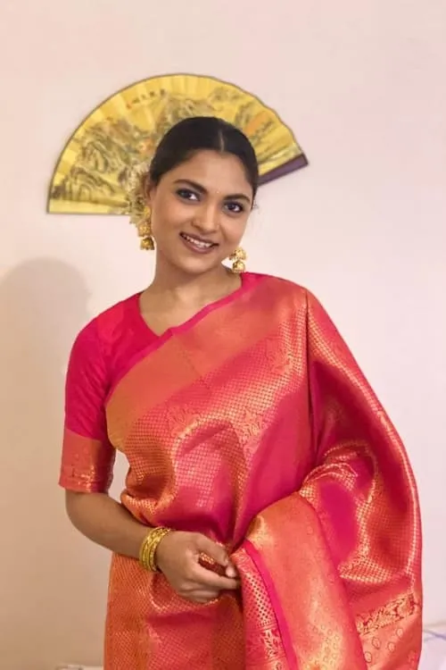 Reekita Nondine Shimu — personaje: Esha