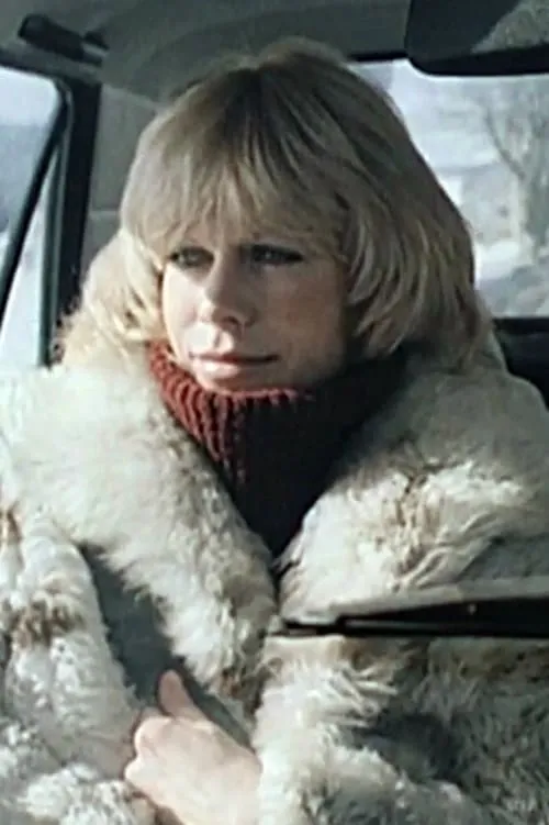 Regine Heintze interpretando a Sina