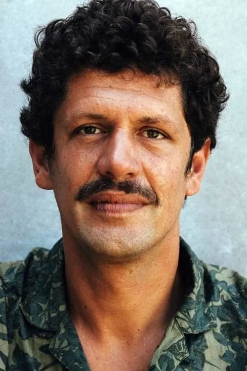 Régis Vallée en su biografía y filmografía