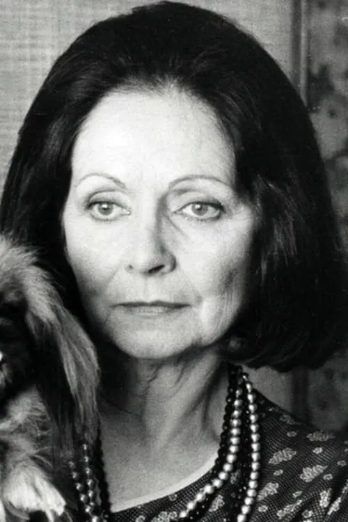 Reine Courtois interpretando a Marguerite, mère de Luce