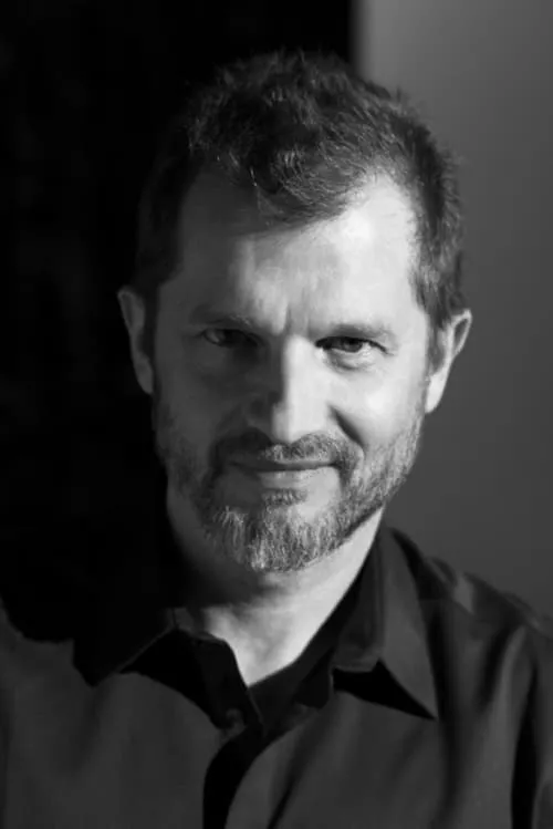 Reinhold Heil interpretando a Keyboards, Vocals