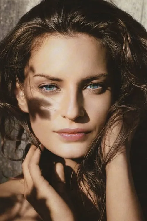 Reka Ebergenyi interpretando a Self