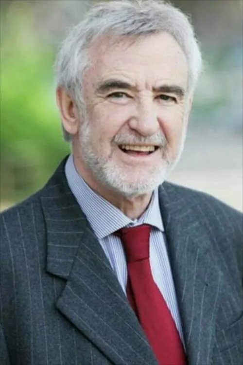 Renato Campese interpretando a