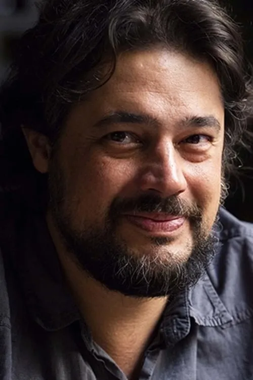 René Sampaio interpretando a