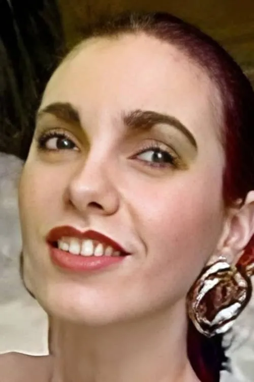 Renée Duval interpretando a Madam at Massage Parlor