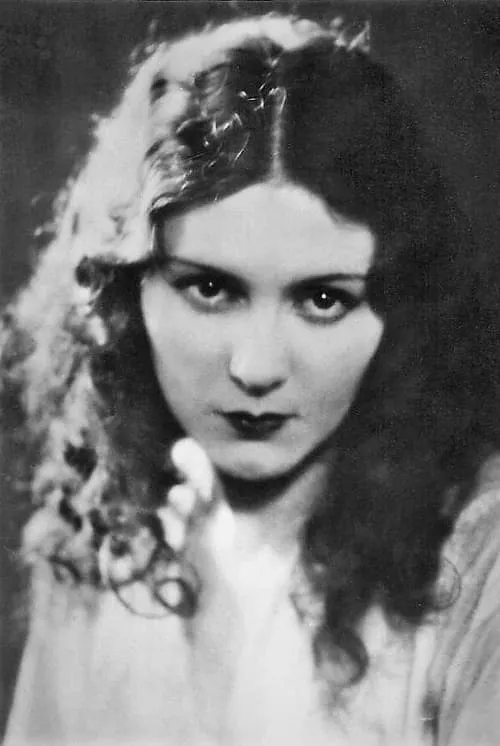 Simone Vaudry ha trabajado con Renée Héribel en 2 ocasiones