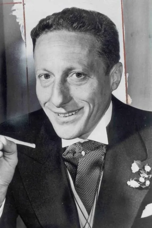 Renzo Cesana interpretando a Dr. Vido Simone