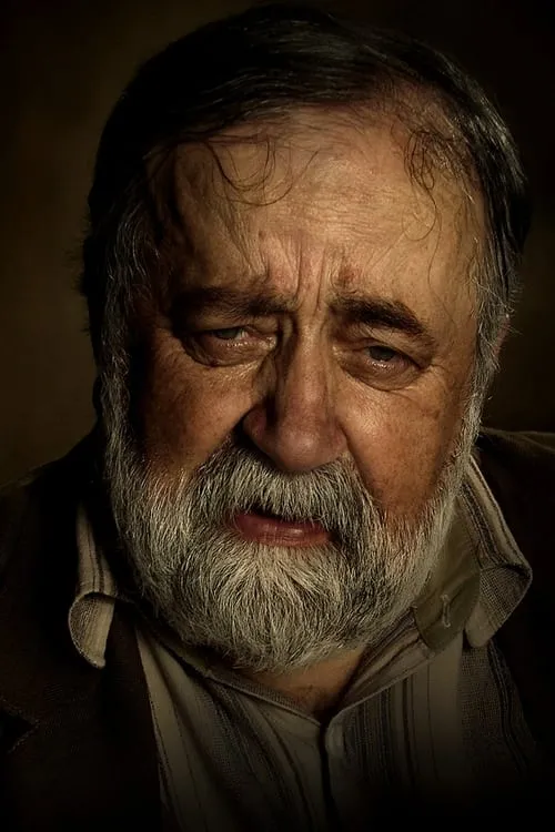 Rezo Esadze interpretando a 