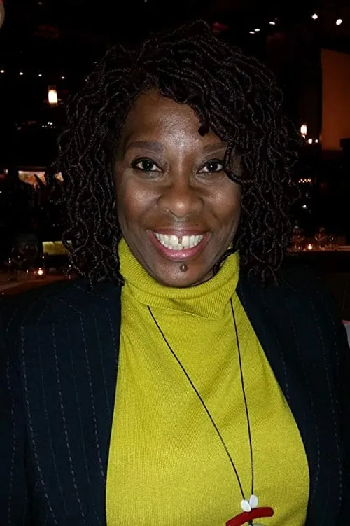 Rhonda Hansome interpretando a Homeless Woman