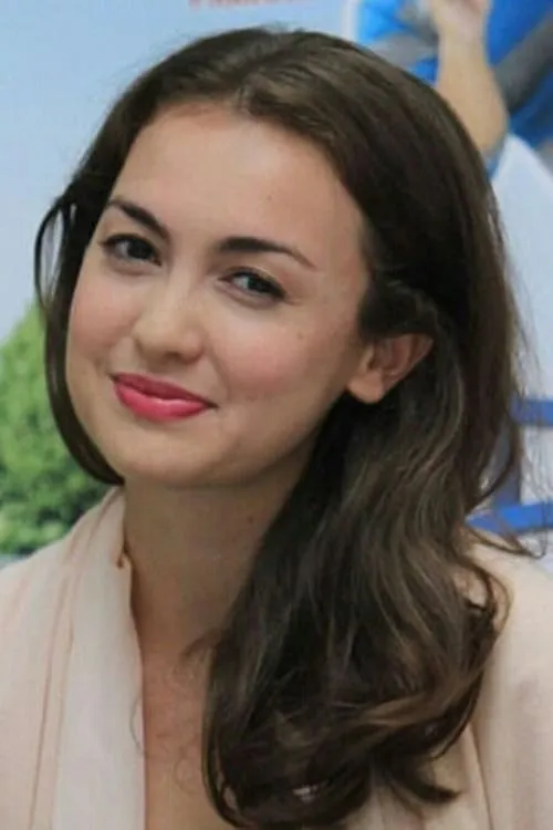 Dennis Adishwara ha trabajado con Rianti Cartwright en 3 ocasiones