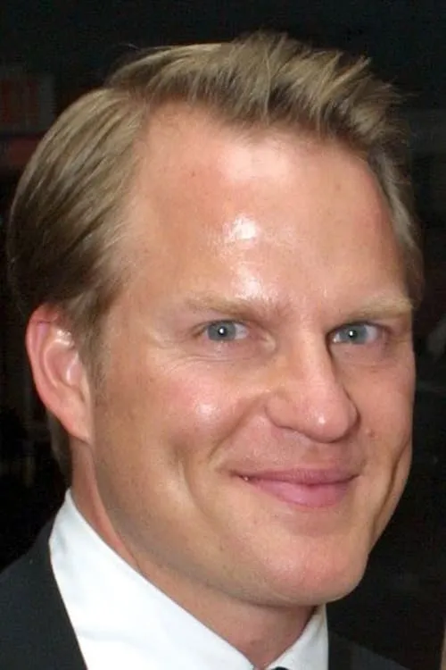 Richard Jenik interpretando a Gil