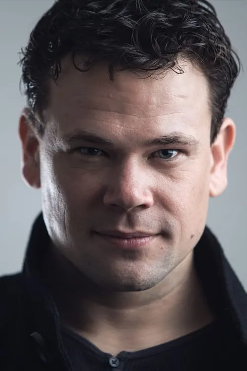 Jeremy Yong ha trabajado con Richard Lothian en 1 ocasiones