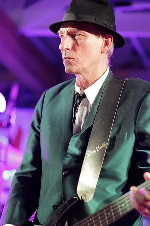 Rick Anderson interpretando a