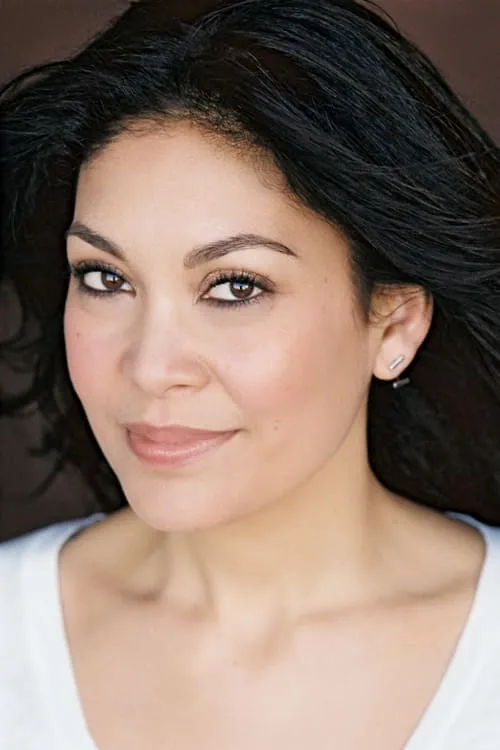 Rinabeth Apostol interpretando a