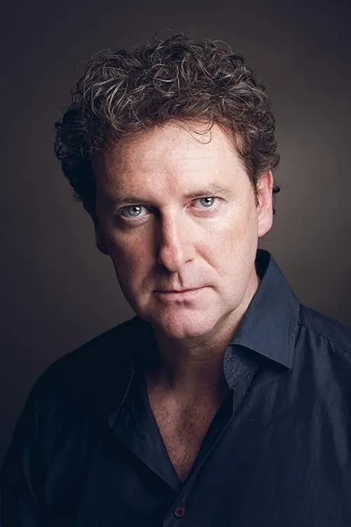 Risteard Cooper — personaje: Dermot Nally