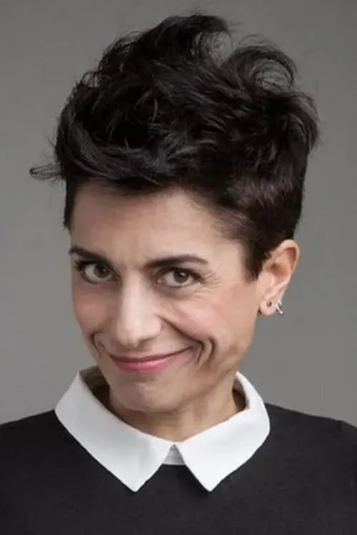 Rita Pelusio interpretando a 