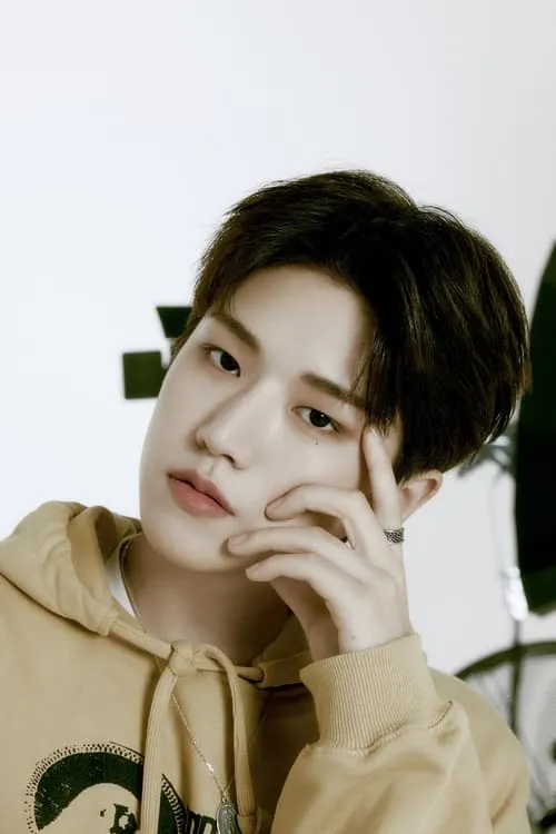 Riwoo en su biografía y filmografía