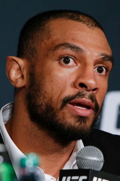 Roan Carneiro interpretando a Self