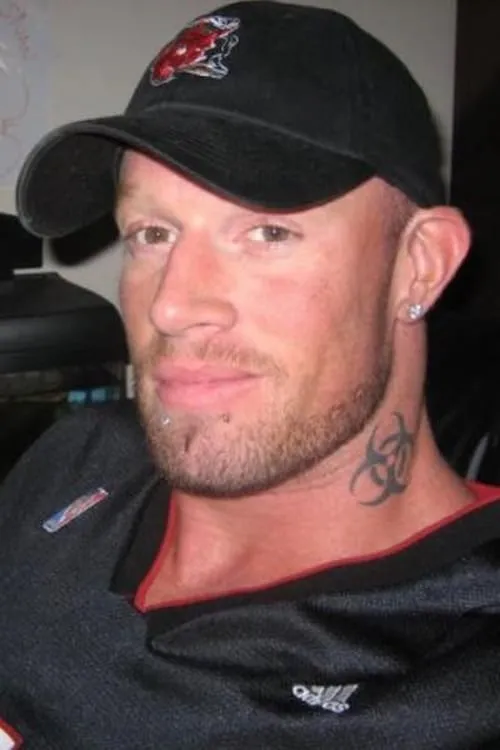 Rob Archer interpretando a Rocky