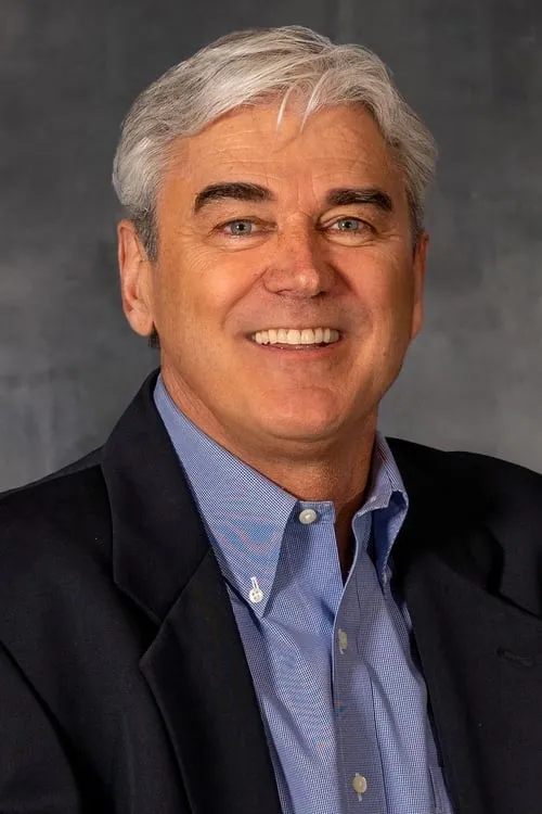 Rob Moran interpretando a Charlie