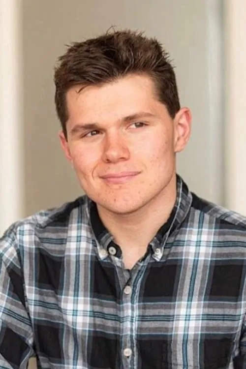 Laine MacNeil ha trabajado con Robert Capron en 3 ocasiones